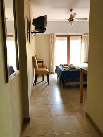 Imagen general del Hotel Ezpeleta. Foto 14