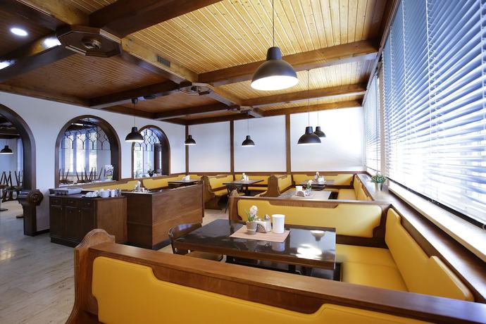 Imagen del bar/restaurante del Hotel F. Foto 7