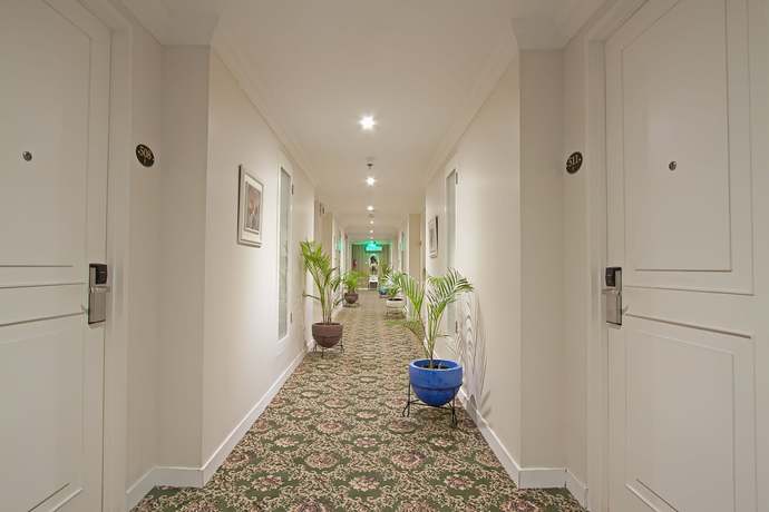 Imagen de los interiores del Hotel F Jakarta. Foto 9