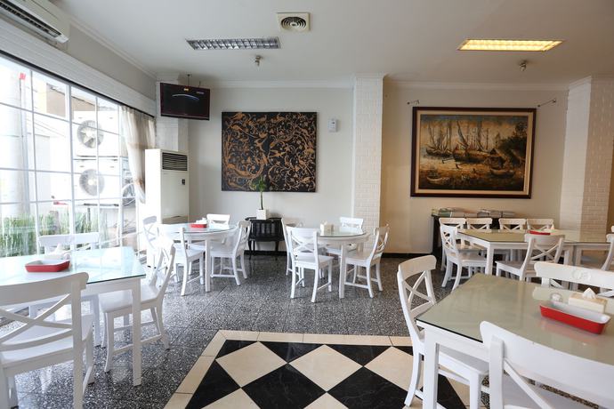 Imagen del bar/restaurante del Hotel F Jakarta. Foto 3