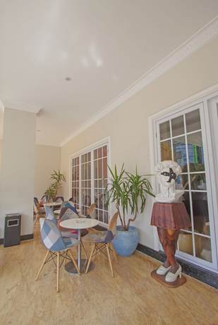 Imagen de los interiores del Hotel F Jakarta. Foto 16