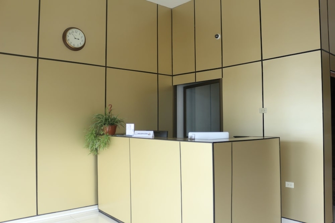 Imagen de los interiores del Hotel F Sur Inn. Foto 18