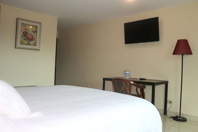 Imagen de la habitación del Hotel F Sur Inn. Foto 13