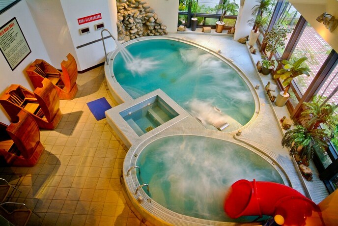 Imagen de la piscina del Hotel F Tainan. Foto 32