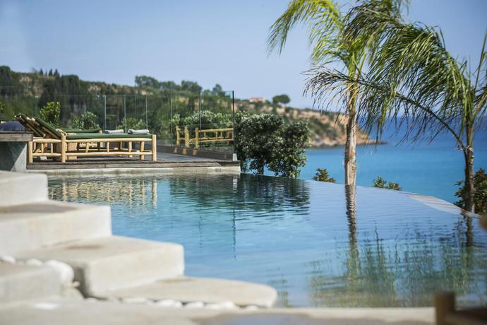 Imagen de la piscina del Hotel F Zeen. Foto 14