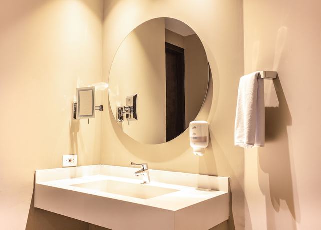 Imagen de la habitación del Hotel F25. Foto 8