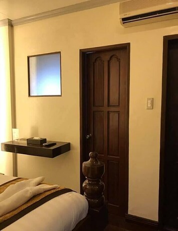 Imagen de la habitación del Hotel F8 Bed and Breakfast. Foto 25