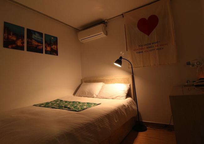 Imagen de la habitación del Hotel FA. Foto 3