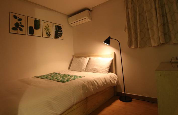 Imagen de la habitación del Hotel FA. Foto 12