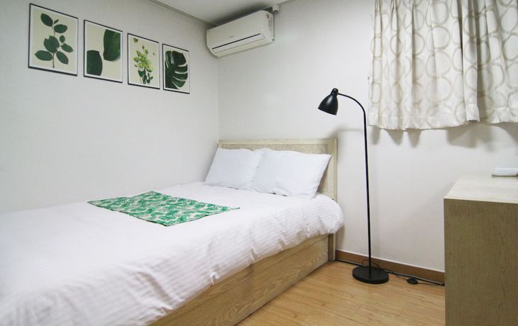 Imagen de la habitación del Hotel FA. Foto 14