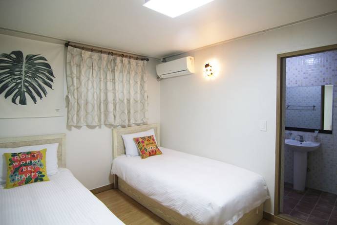 Imagen de la habitación del Hotel FA. Foto 19
