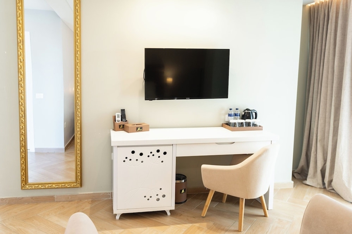 Imagen de la habitación del Hotel FAFA Aqua Blue. Foto 10