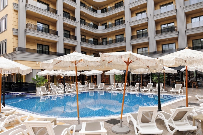 Imagen de la piscina del Hotel FAFA Sun. Foto 12
