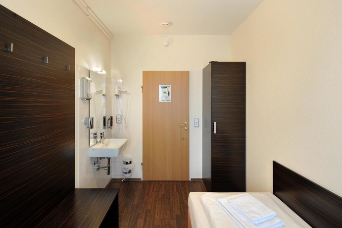 Imagen de la habitación del Hotel FAIR HOTEL AN DER MESSE. Foto 12