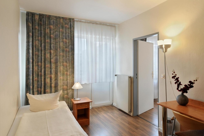 Imagen de la habitación del Hotel FAIR HOTEL AN DER MESSE. Foto 13