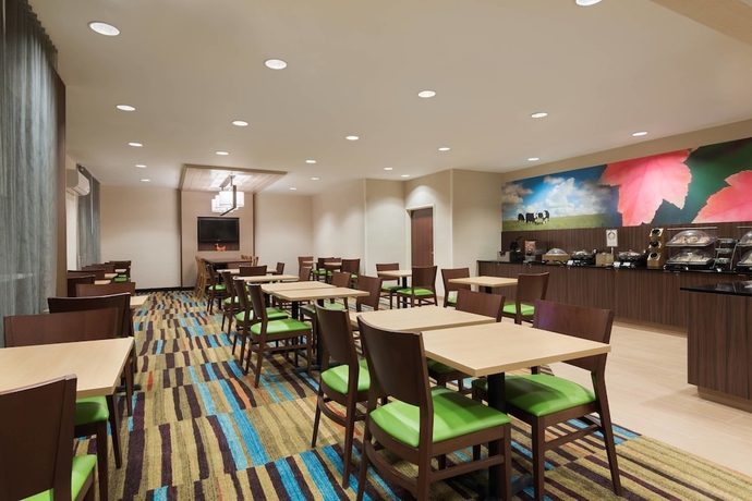 Imagen del bar/restaurante del Hotel FAIRFIELD INN ALBANY UNIVERSITY. Foto 4