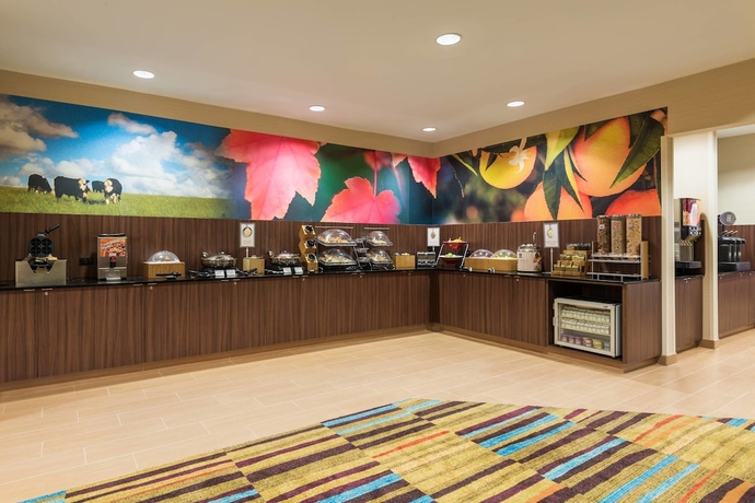 Imagen del bar/restaurante del Hotel FAIRFIELD INN ALBANY UNIVERSITY. Foto 5