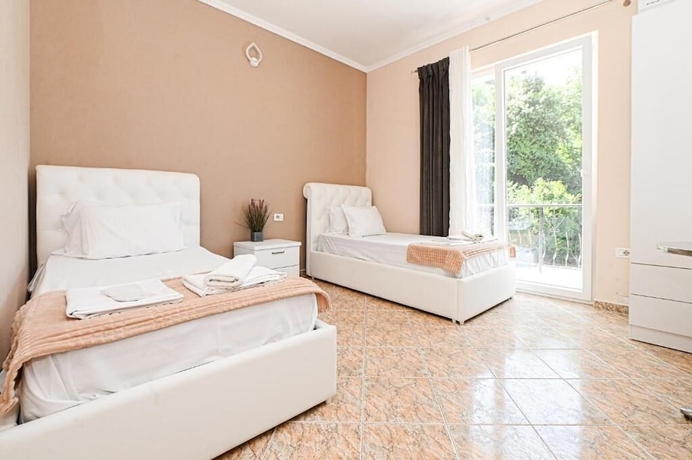 Imagen de la habitación del Hotel FAMA Durres. Foto 7