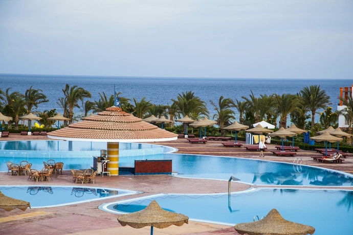 Imagen de la piscina del Hotel FANTAZIA RESORT MARSA ALAM. Foto 16