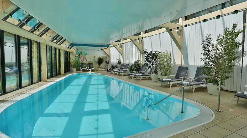 Imagen de la piscina del Hotel FAVORITE Parkhotel I Spa - Business - Fine Dining. Foto 19