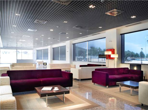 Imagen de los interiores del Hotel FC Villalba. Foto 18