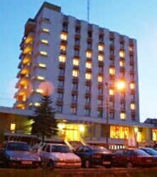 Imagen de los exteriores del Hotel FENYO. Foto 5