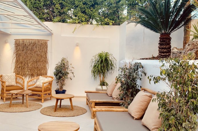 Imagen de los interiores del Hotel FERGUS Conil Park. Foto 20