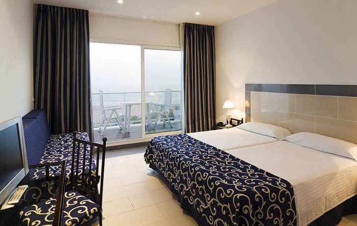 Imagen de la habitación del Hotel FERGUS Conil Park. Foto 13