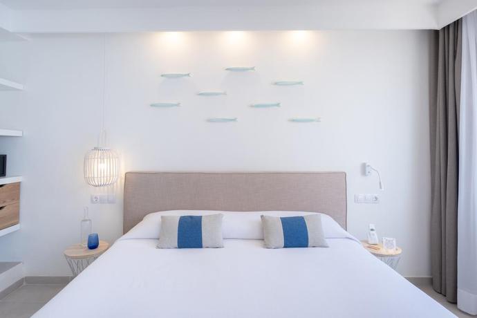 Imagen de la habitación del Hotel FERGUS Style Carema Beach. Foto 6