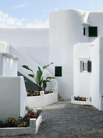 Imagen de los exteriores del Hotel FERGUS Style Punta Arabi. Foto 13