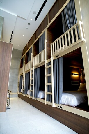 Imagen de la habitación del Hotel FFF. Foto 19