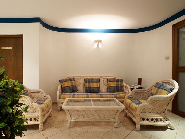 Imagen de los interiores del Hotel FG ROYAL. Foto 7