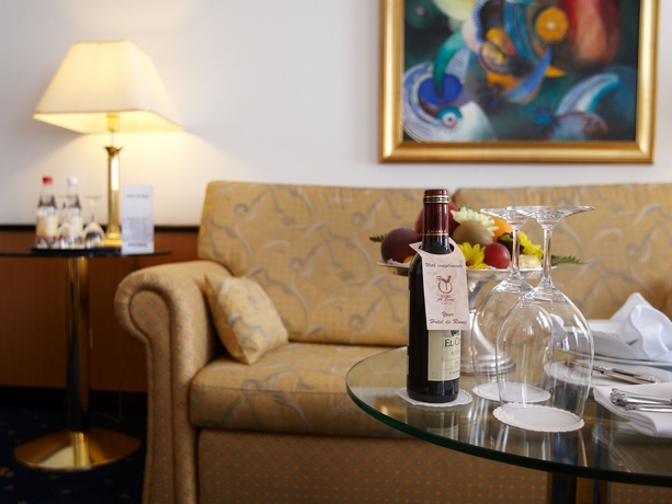 Imagen de los interiores del Hotel FG ROYAL. Foto 11