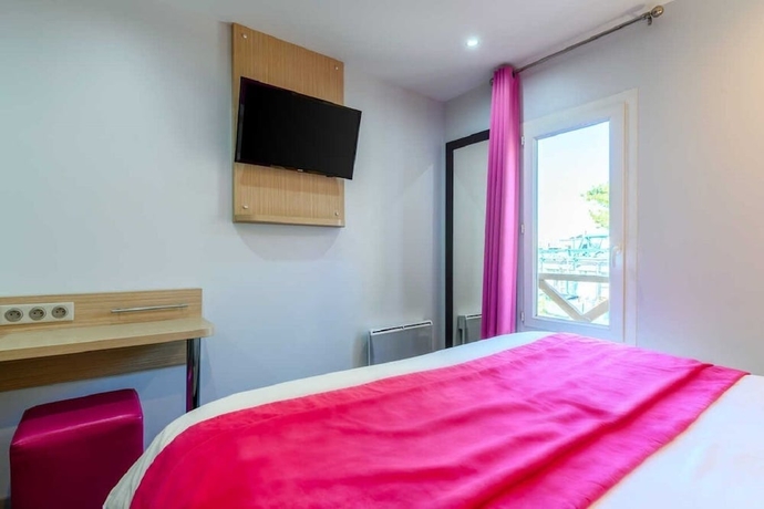 Imagen de la habitación del Hotel FH Confort H&ocirc;tel Orleans. Foto 10