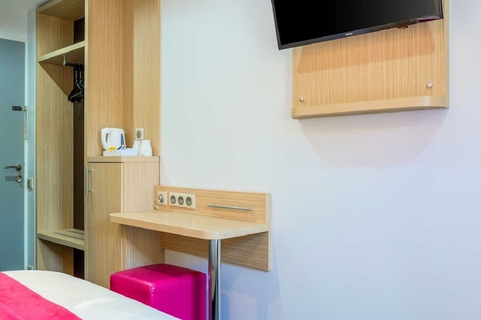 Imagen de la habitación del Hotel FH Confort H&ocirc;tel Orleans. Foto 14