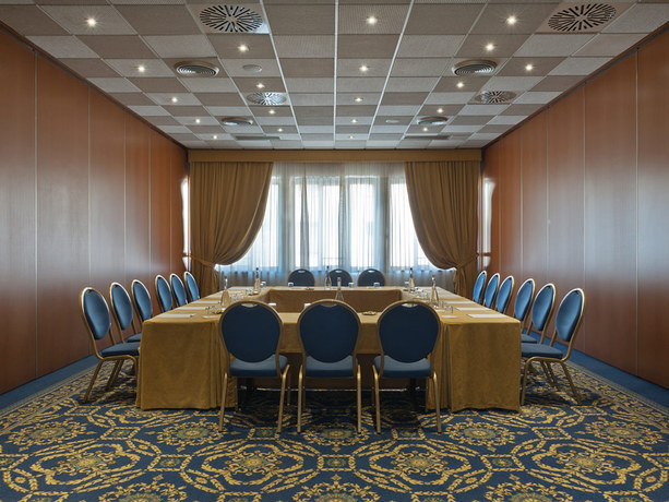 Imagen de los interiores del Hotel FH55 Grand Hotel Mediterraneo. Foto 23