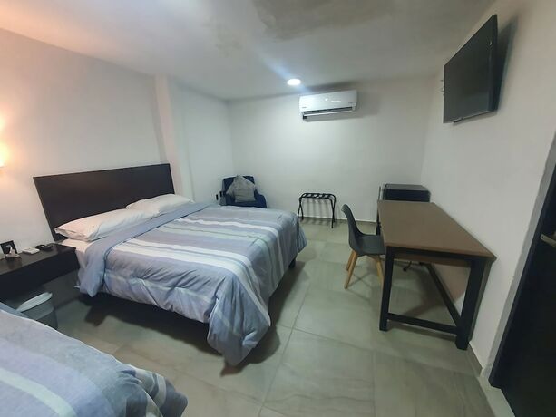 Imagen de la habitación del Hotel FIESTA MIRAMAR. Foto 13
