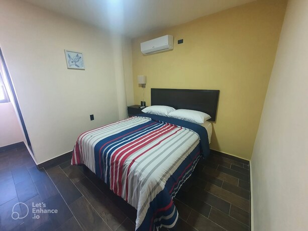 Imagen de la habitación del Hotel FIESTA MIRAMAR. Foto 18
