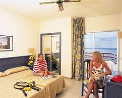 Imagen de la habitación del Hotel FIESTA OASIS PARAISO. Foto 3