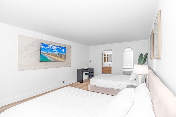 Imagen general del Hotel FIFTH AND OCEAN. Foto 1