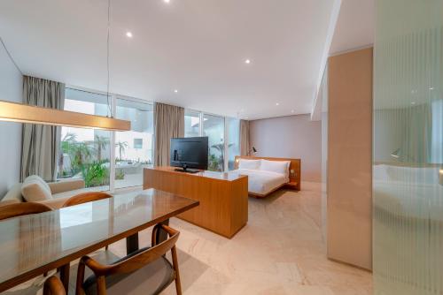 Imagen de la habitación del Hotel FIVE Jumeirah Village Dubai. Foto 25