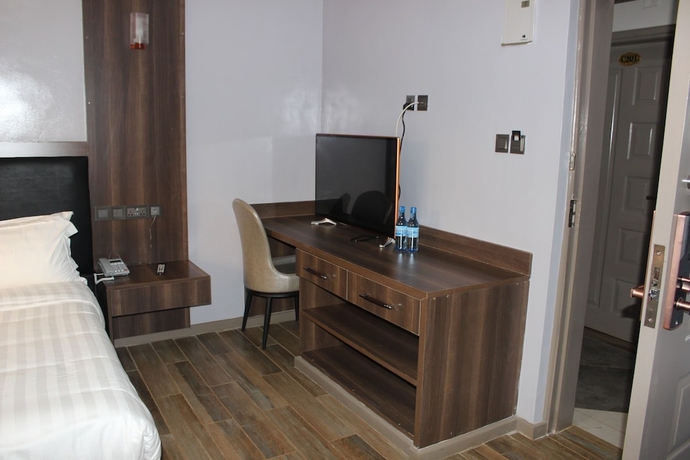 Imagen de la habitación del Hotel FK Resort and Spa. Foto 12