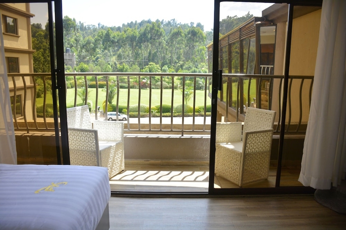 Imagen de la habitación del Hotel FK Resort and Spa. Foto 16