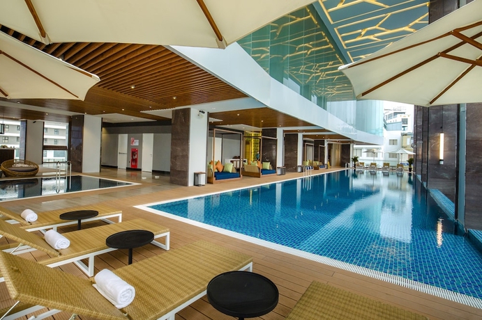 Imagen de la piscina del Hotel FLC City Hotel Beach Quy Nhon. Foto 18