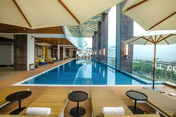 Imagen de la piscina del Hotel FLC City Hotel Beach Quy Nhon. Foto 19