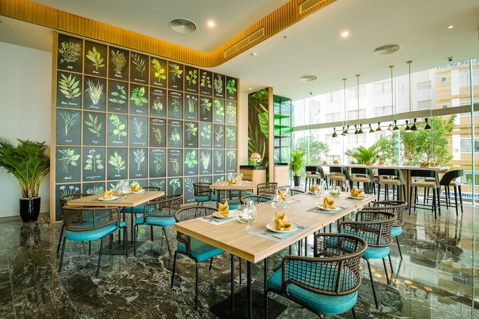 Imagen del bar/restaurante del Hotel FLC City Hotel Beach Quy Nhon. Foto 2