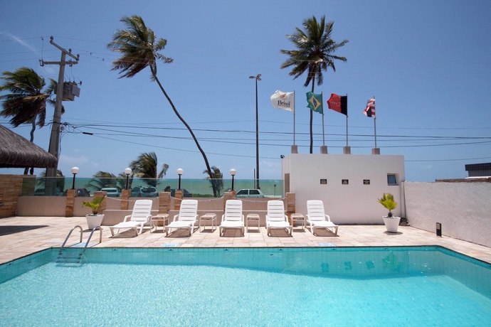 Imagen de la piscina del Hotel FLEXY PORTAL DO SOL BY BRISTOL HOTEIS. Foto 16