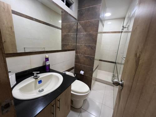 Imagen general del Hotel FLORA SUITES DELUXE. Foto 2