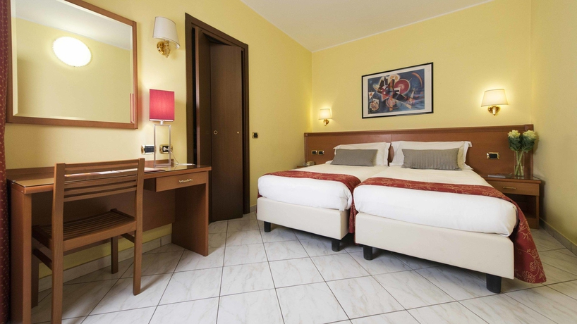 Imagen de la habitación del Hotel FLORENCE. Foto 5