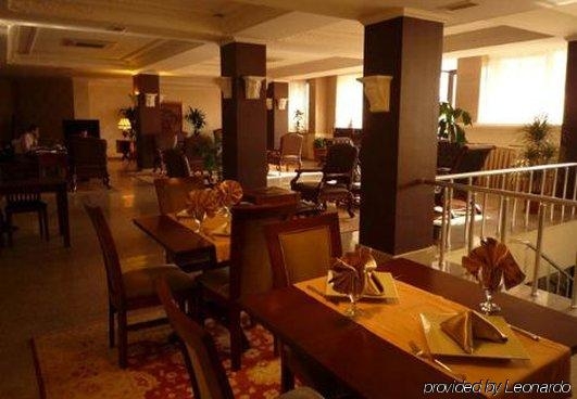 Imagen del bar/restaurante del Hotel FLORYA KONAGI. Foto 8